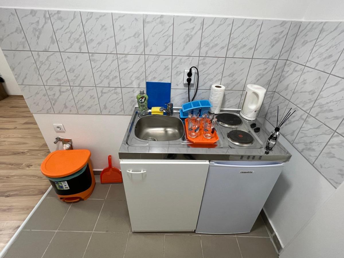 Jo Minosegu Lakasok Kivalo Kozlekedes Mellett Daire Budapeşte Dış mekan fotoğraf